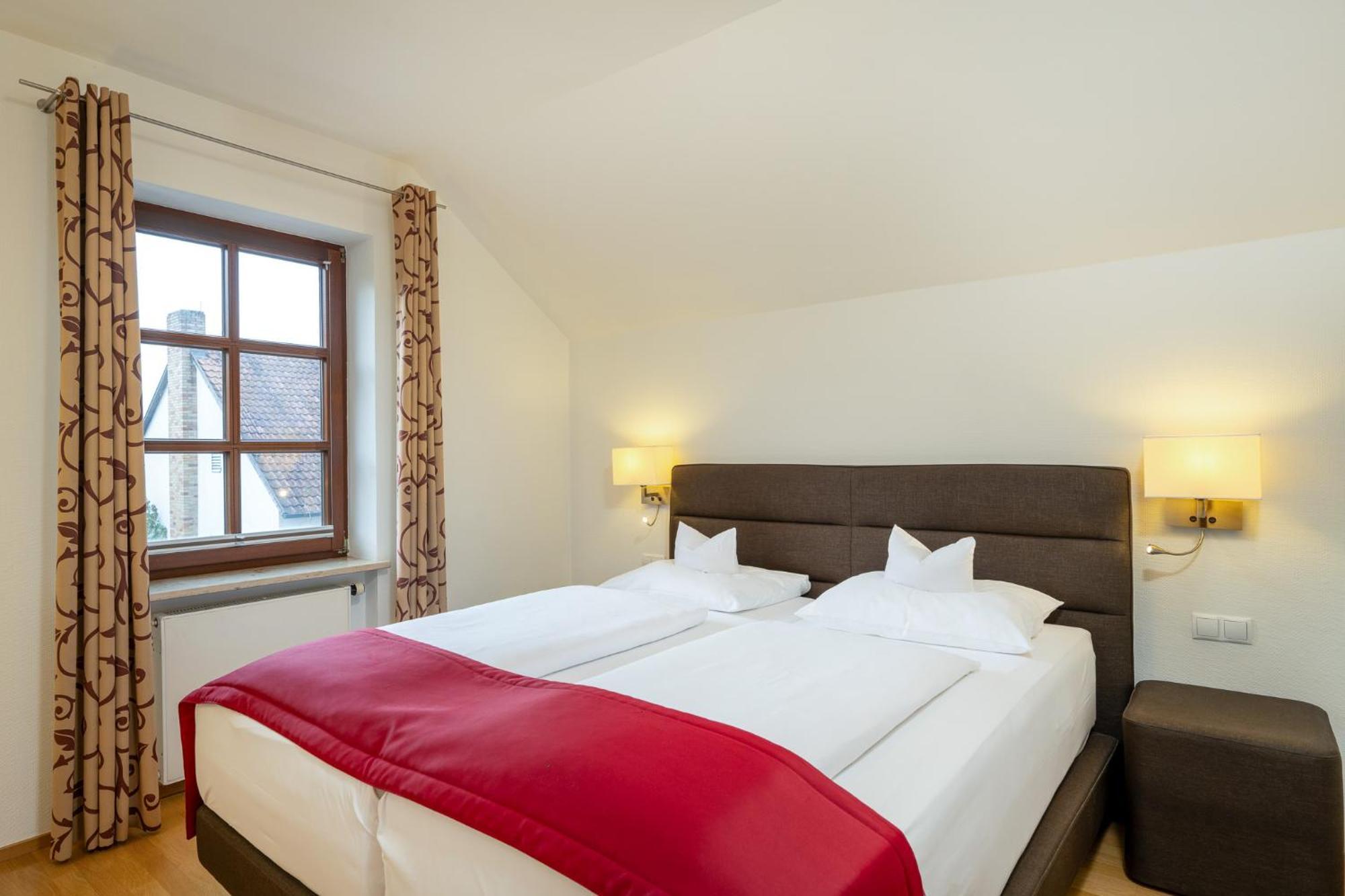 Landhotel Steiner Grossheirath Exterior photo