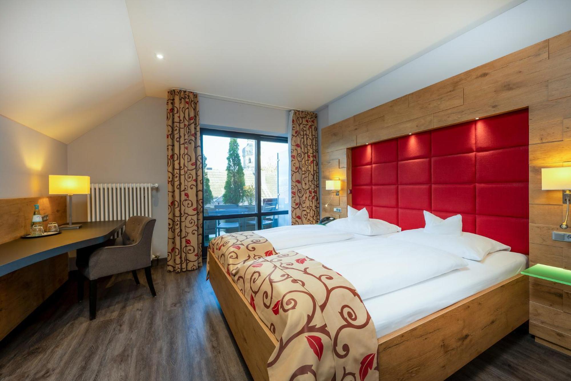 Landhotel Steiner Grossheirath Exterior photo
