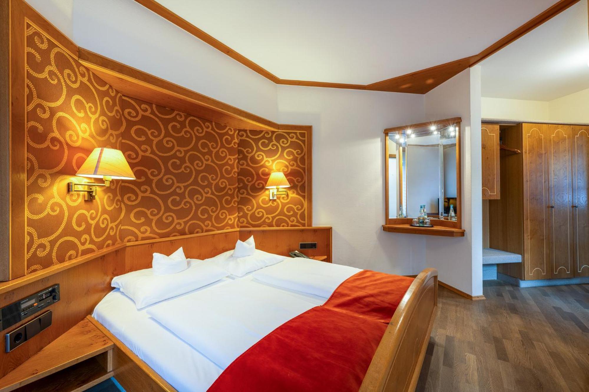 Landhotel Steiner Grossheirath Exterior photo