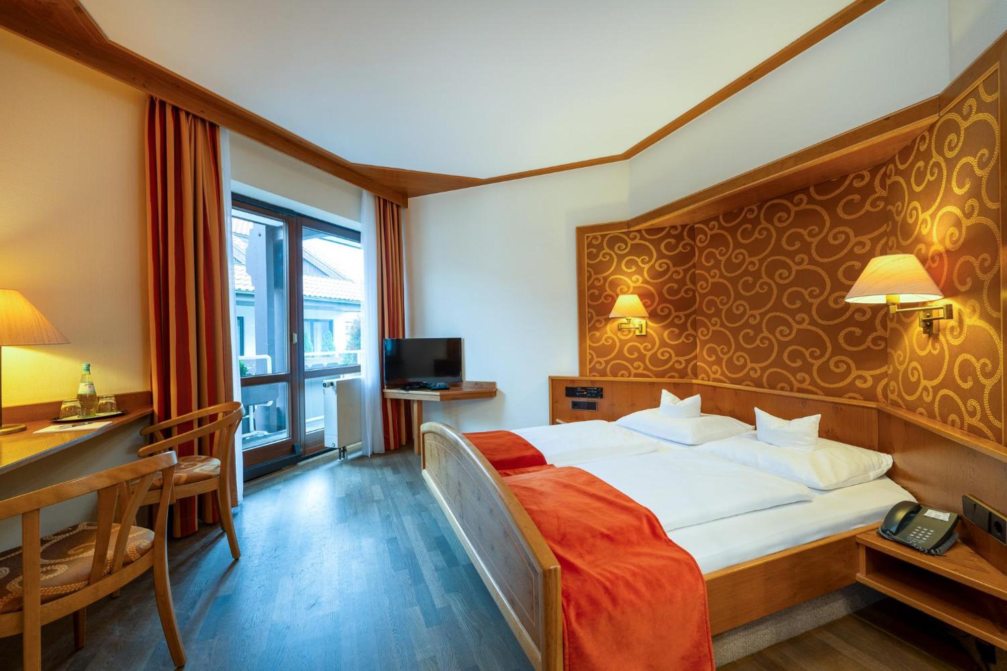 Landhotel Steiner Grossheirath Exterior photo