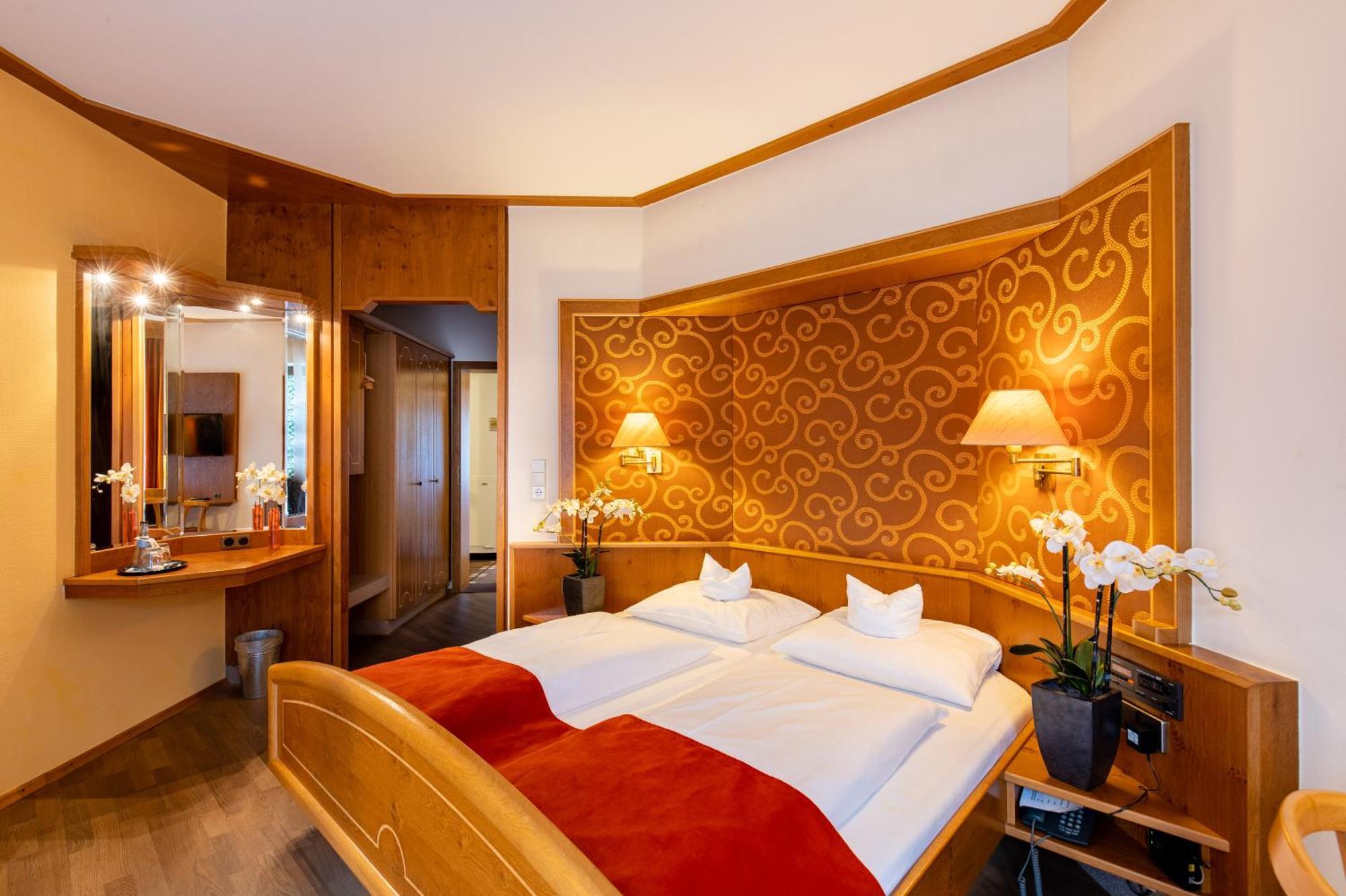 Landhotel Steiner Grossheirath Exterior photo