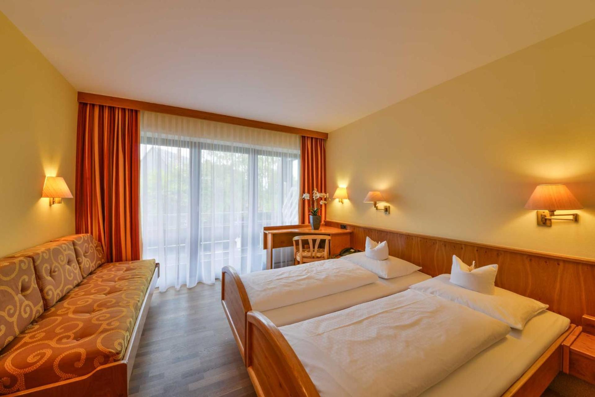 Landhotel Steiner Grossheirath Exterior photo