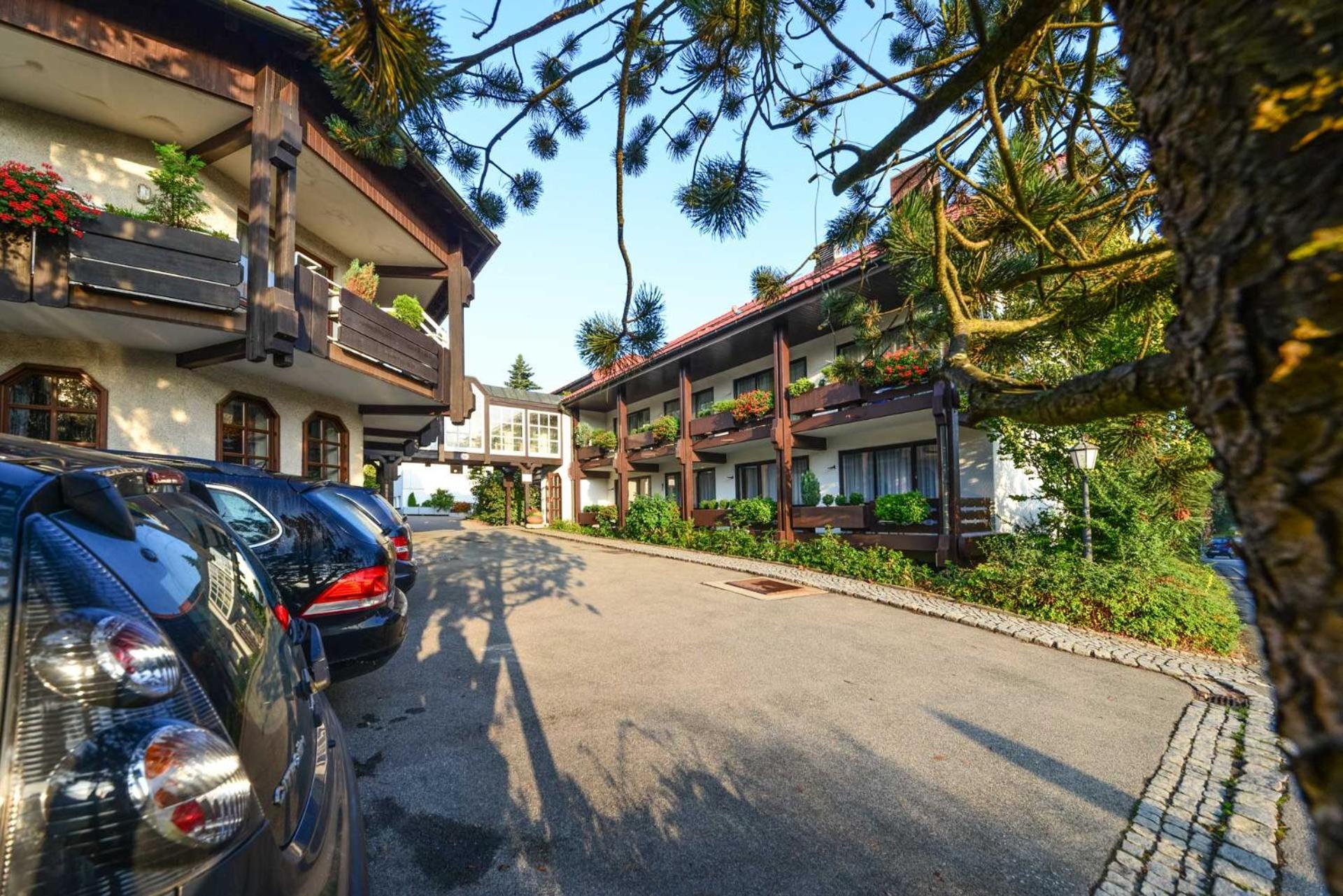 Landhotel Steiner Grossheirath Exterior photo